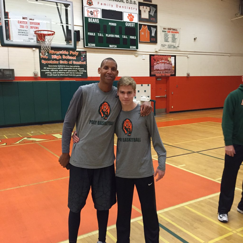 Got smacked in horse today <a href="/ReggieMillerTNT/">Reggie Miller</a>