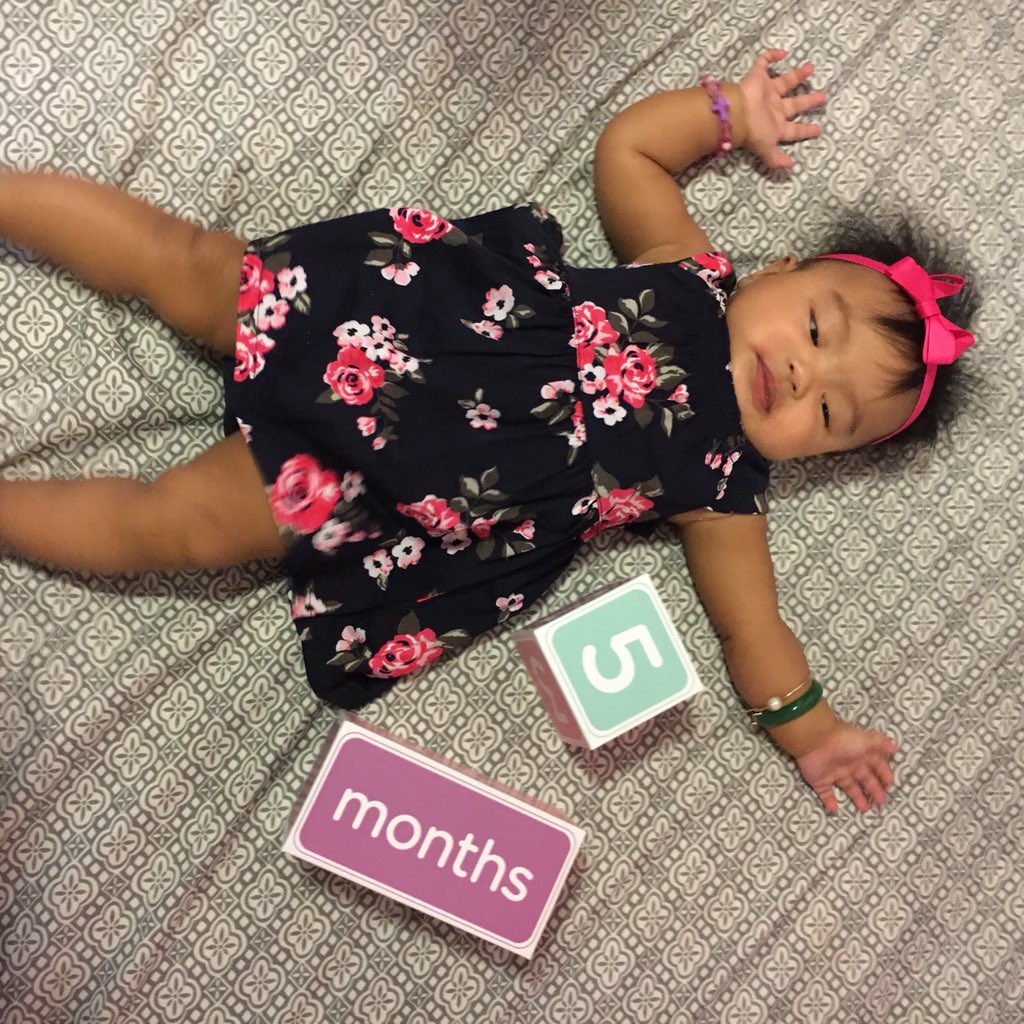 L0VEKM's tweet image. Happy 5 months my ayva boo💞 she wasn't in the mood yesterday 😑 #lateups