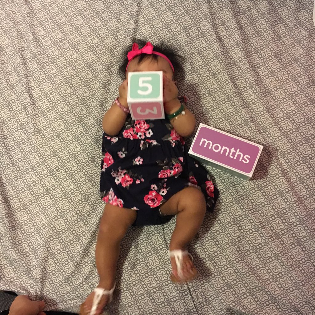 L0VEKM's tweet image. Happy 5 months my ayva boo💞 she wasn't in the mood yesterday 😑 #lateups