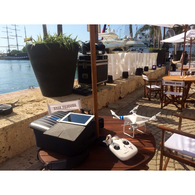 Volartech_Col's tweet photo. Ready!! #Cartagena #wildbrunch #absolutlyx #djip3 #DJI #Dronestagram #drones @CtgenaDeIndias https://t.co/kLSCzx05Fe