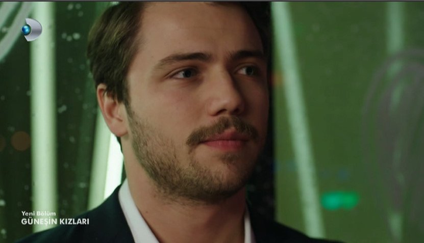 srkandic's tweet photo. Selin büyük şansı kaçırdın :) #GüneşinKızları #YeniYıl   Ah be Maviş :) https://t.co/01jlMLf9yE