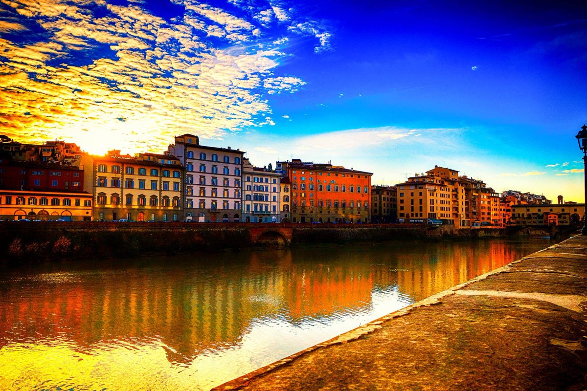 TuGourmetBox's tweet photo. Los colores de #Florencia al anochecer.
Buenas noches 
https://t.co/BW9h9dUMQC https://t.co/5xwqpx5OWy