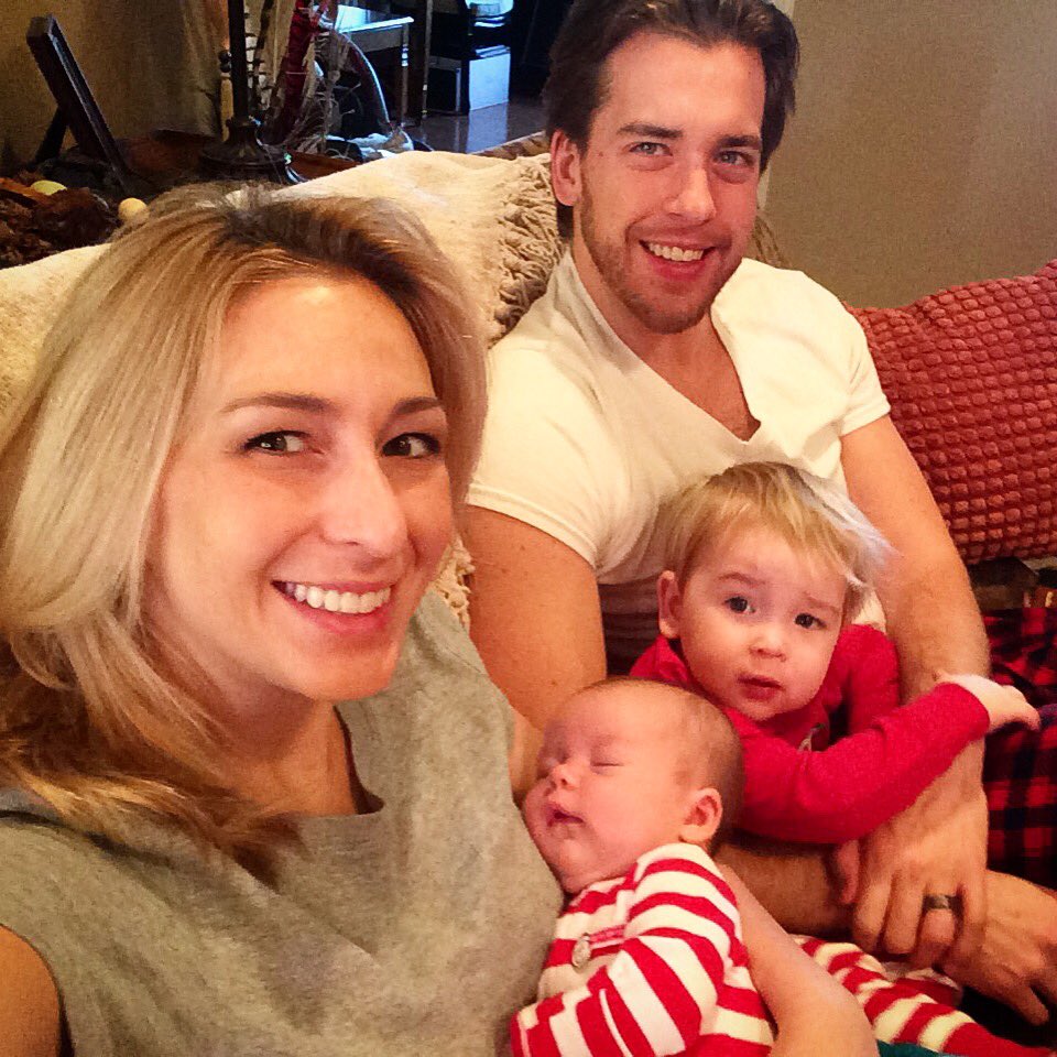 JoAnnaRobold's tweet photo. Merry Christmas from the Robolds! https://t.co/RIrqpl59l9