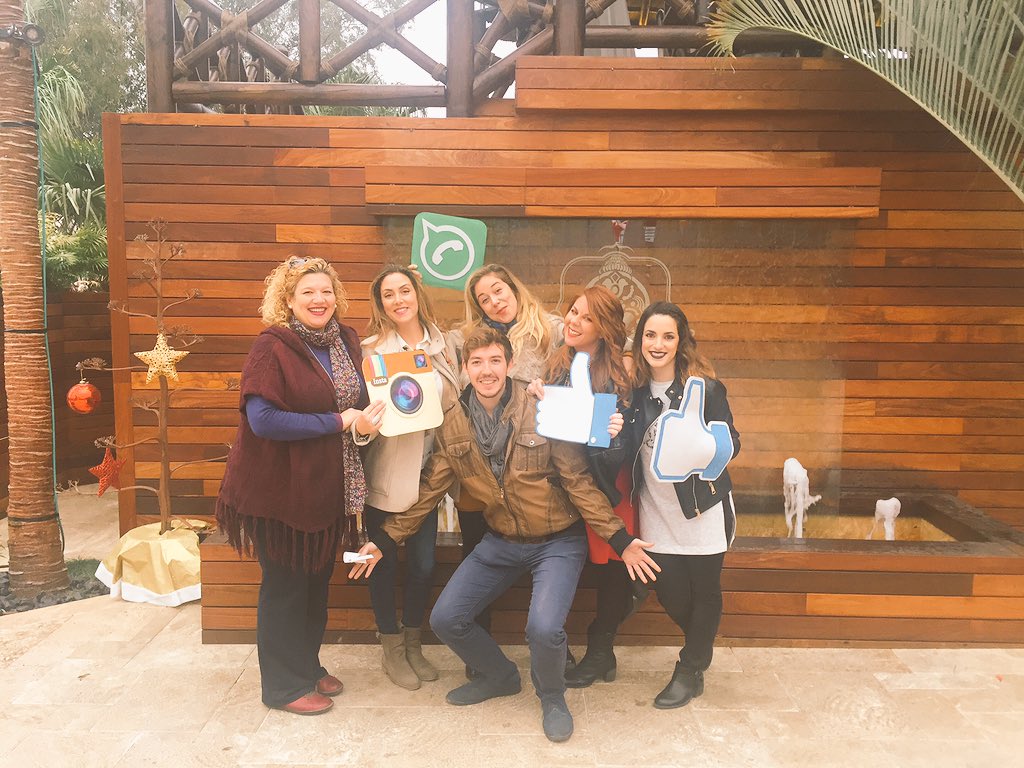 arteness // make-up tweet media