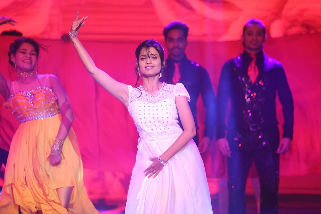 hrutad's tweet image. Yere Yere 16 #starpravah #31stdec #9pm #dowatch