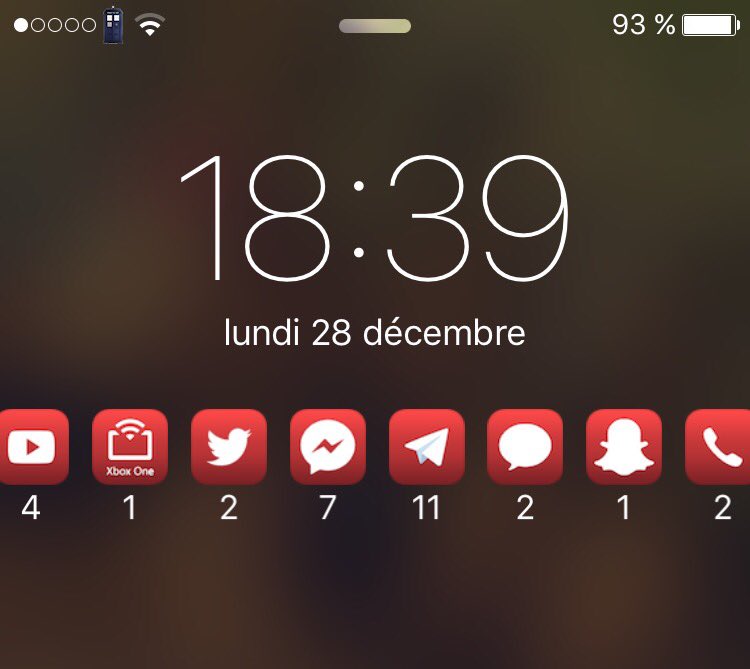_ProfMaBoulette's tweet photo. Mon thème #Red avec le tweak #PriorityHub https://t.co/Bdz8IeSAL7