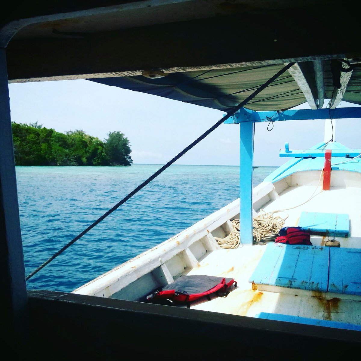 LivingOnBoat's tweet photo. #Wooden #Boat Our Home at the #sea, hopping from one #island to another #islands, feel the #waves ! https://t.co/1DSEV919yQ