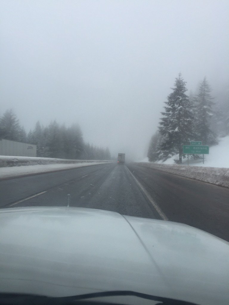soupy42's tweet photo. #limoofboom#12limo#thislimogoesinthesnow https://t.co/xUzXSokjNP