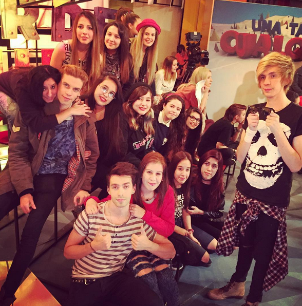 soy_zip's tweet photo. Lo mejor de mi 2015 fueron todos ustedes Gracias :3 @Tonihernanlopez @CeleSmile_ @pablo_legeren @carliruiz_hazza https://t.co/idrnfHckXC