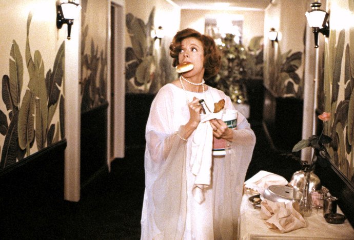Happy birthday to everyone\s favorite Hogwarts professor, Maggie Smith  