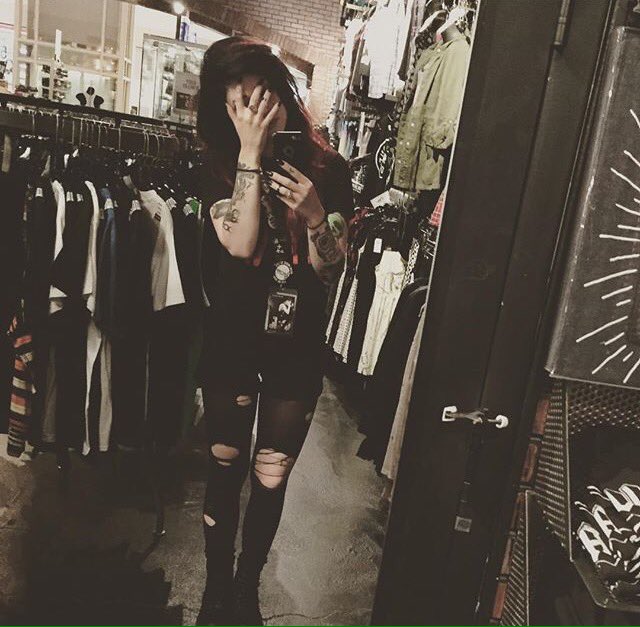 xcEvanxc's tweet photo. At work 💕 #redhair https://t.co/oOTDYCFZfQ