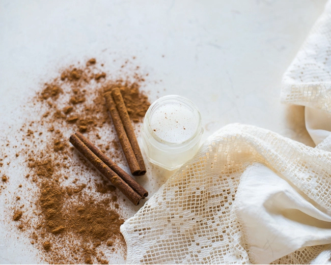 Invisalign's tweet photo. Suffering from dry lips? Fight back with @hello_natural DIY recipes to hydrate your smile! https://t.co/xNH4PS6pv1 https://t.co/okJb3xYHCc