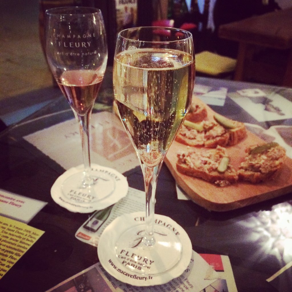 guan_chua's tweet photo. Biodynamic #Champagne tasting flight at #MaCaveFleury @ChampagneFleury. NYE came early this yr! 🎉✌️😁 #Paris https://t.co/a4h9Z4j9BH