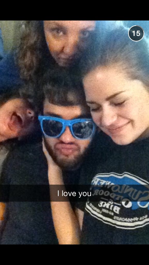 hallelujah76's tweet image. V Special happ bday to this beautiful land mermaid @SheaShea_5 #slumpy