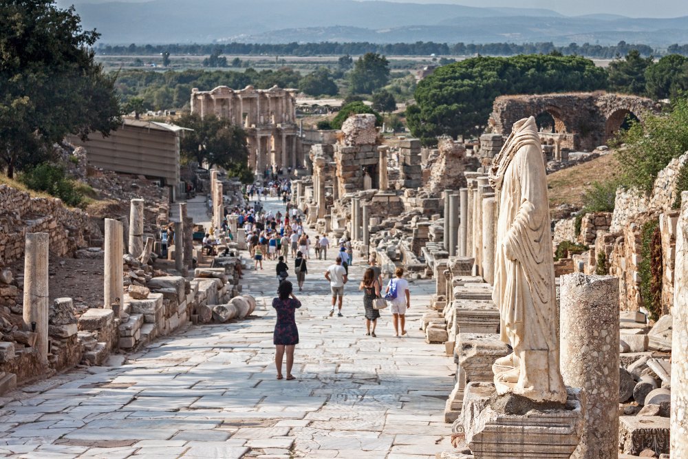 artenpedia's tweet photo. #Ephesus Ancient City, Izmir, Turkey by @travelontr
@mahirunal https://t.co/ixAh5ytOR8