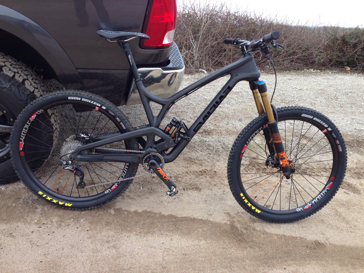 raceface604's tweet photo. Next SL cranks, Next 35 bars, and Sixc 35 bars now available with a new orange decal option! #FoxOrange #rfworld https://t.co/C8HL4Gc46Z