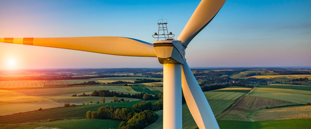 transformgreen's tweet photo. The U.S. now has 50,000 wind turbines fighting climate change https://t.co/yPWU9GjmKa https://t.co/Ob10JkNN6w