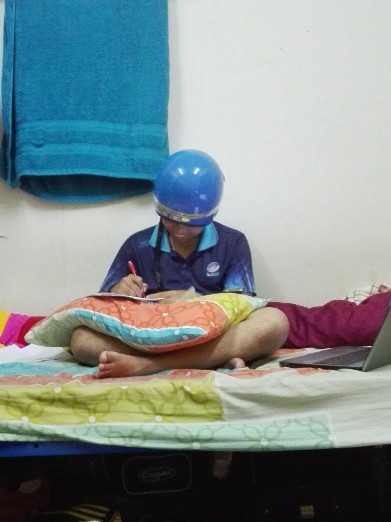 NaiemAkml's tweet image. Pelajar unimap stress be like
#soaring_upwards #UniMAP #FinalExamTips