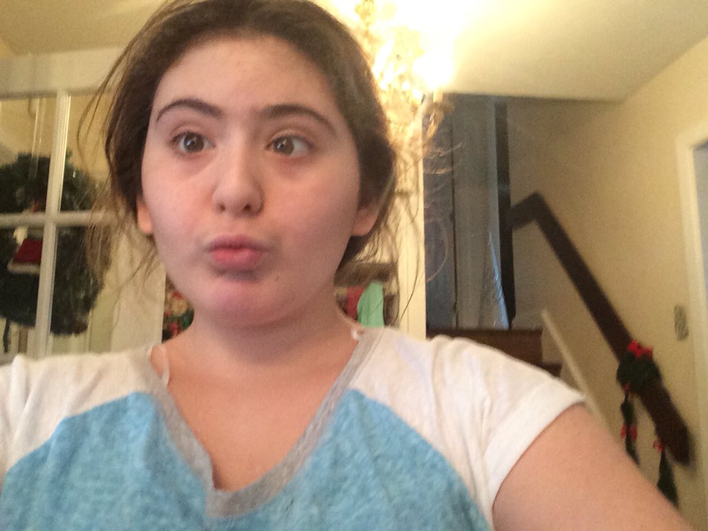 Olivia (@oliviacicali) on Twitter photo 