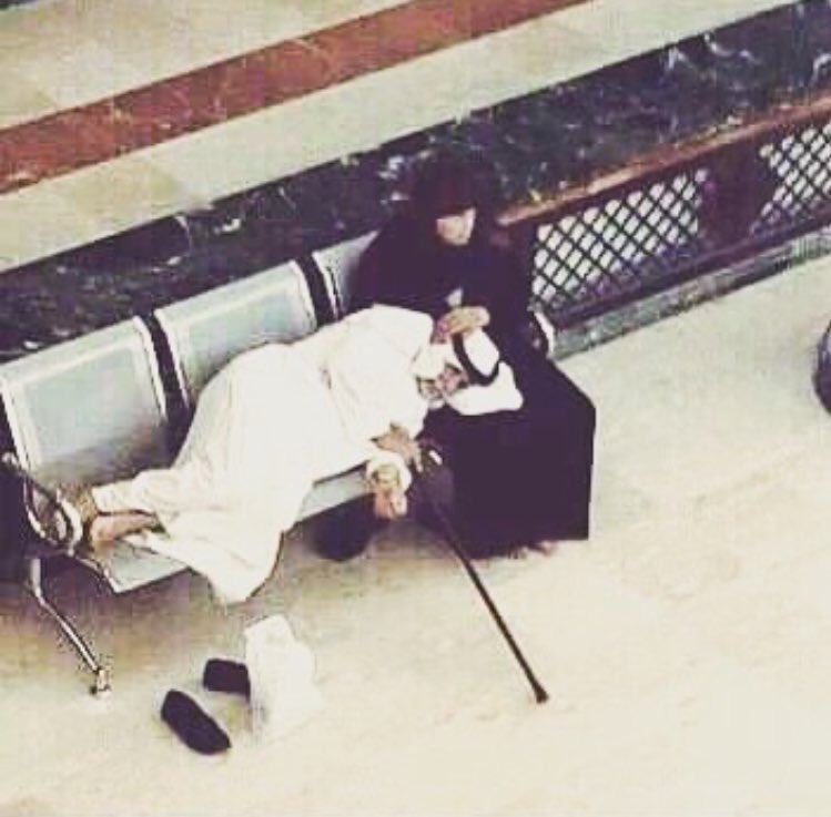 Reem_m6ary_'s tweet photo. تذكرين من قلت لك ( أحبك ) حيل ؟
راح الحيل … ضلت بس ( أحبك ) https://t.co/1FgjSdgQTf