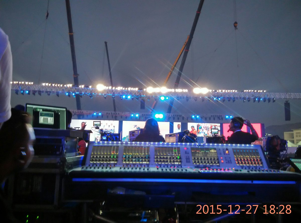 SunilKaranjikar's tweet image. @TheJBLpro #VTX V20 and the @SoundcraftUK #Vi6 for #ARRahman at the reliance #CelebratingJio launch.
