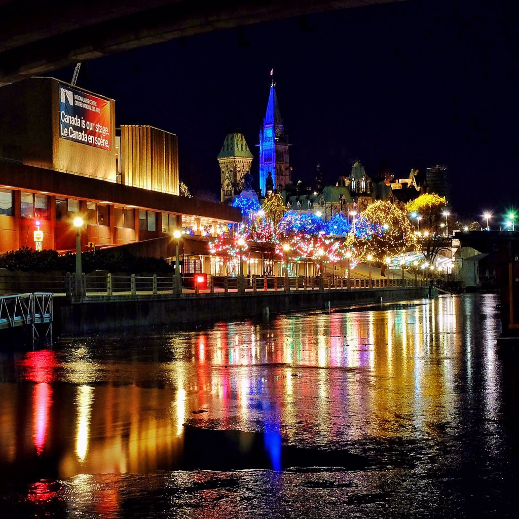 love_ottawa's tweet photo. Reasons to loveOttawa - the beginning freezing of our famed Rideau Canal Skateway! @Ottawa_Tourism #SkatingSoon! https://t.co/H7cqi0Rbzt