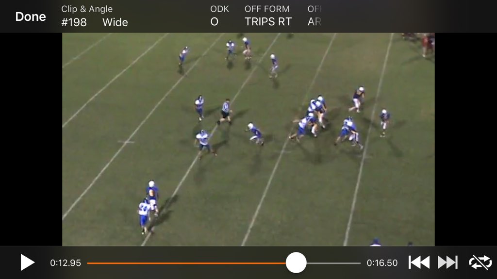 coachhargitt's tweet photo. #inside zone #packagedplay with #slantroute = easy 💰 #RPO #airraid @SEIowaFootball @fcDaily_Podoll @FootballSask https://t.co/rurp1SwMAv