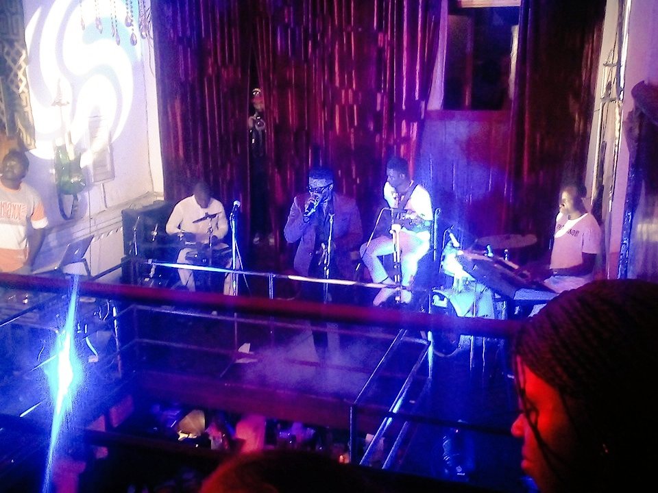Douala_CKoment's tweet photo. Nobody's better than Margooo. 🎵🎤 @lockofficial met le public à  mal.  #SKYZOEPLaunch https://t.co/U8QnJ1BkGs