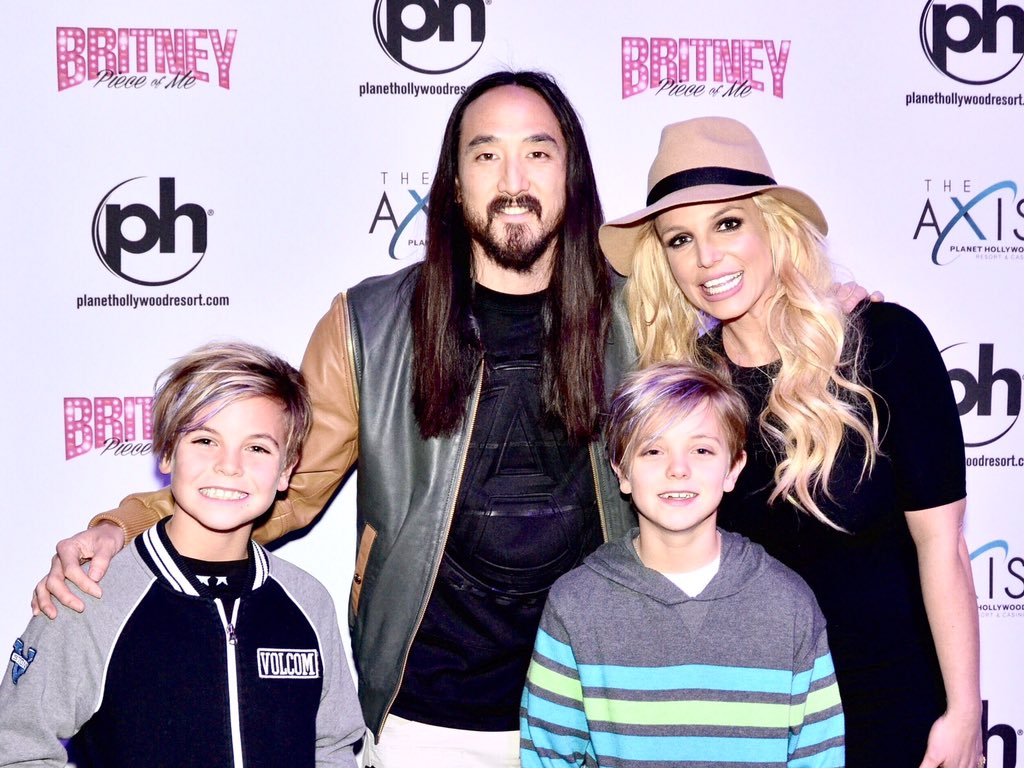 Britney and her lil spears @britneyspears https://t.co/48wSLs047m