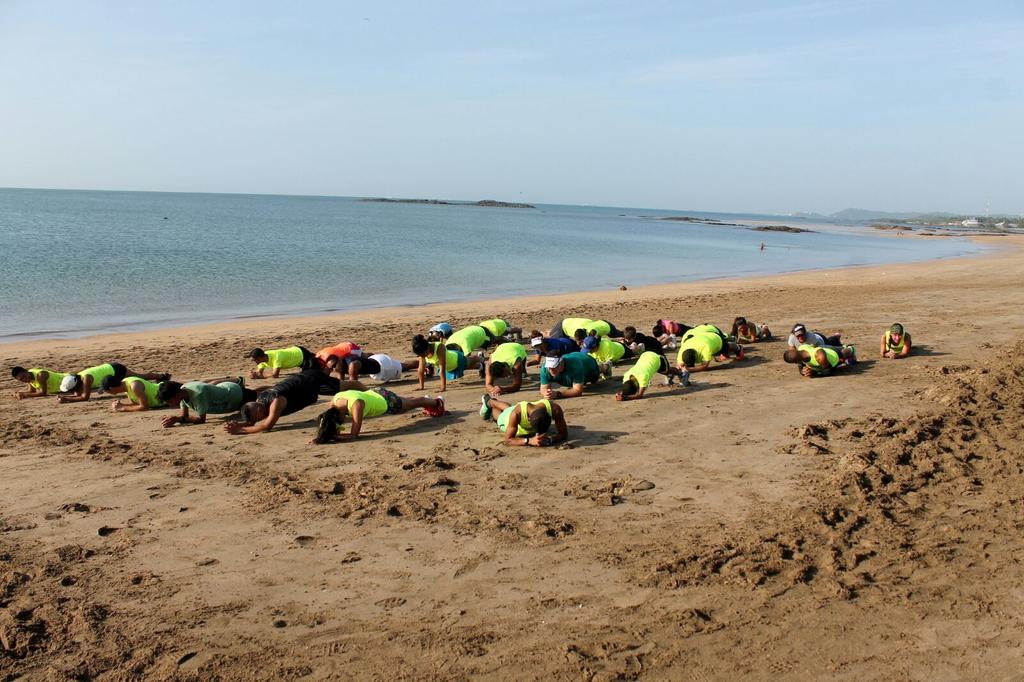 clubcorredores2's tweet photo. El ejercicio símbolo de nuestro Club CC2 "plancha " y en la playa se disfruta mejor #teamcc2 https://t.co/VFofZc7zoE
