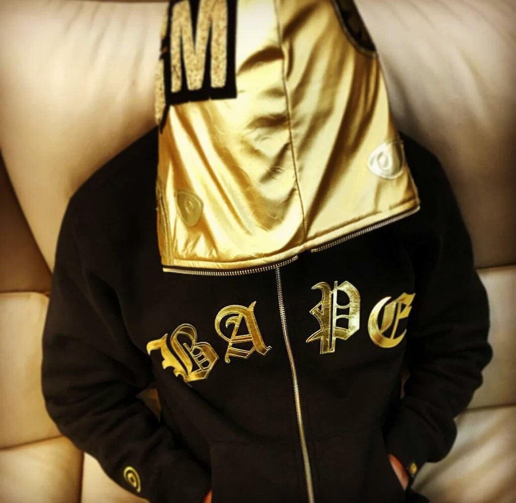 ___oohsehun's tweet photo. #bapeblack https://t.co/361vjgAs7x
