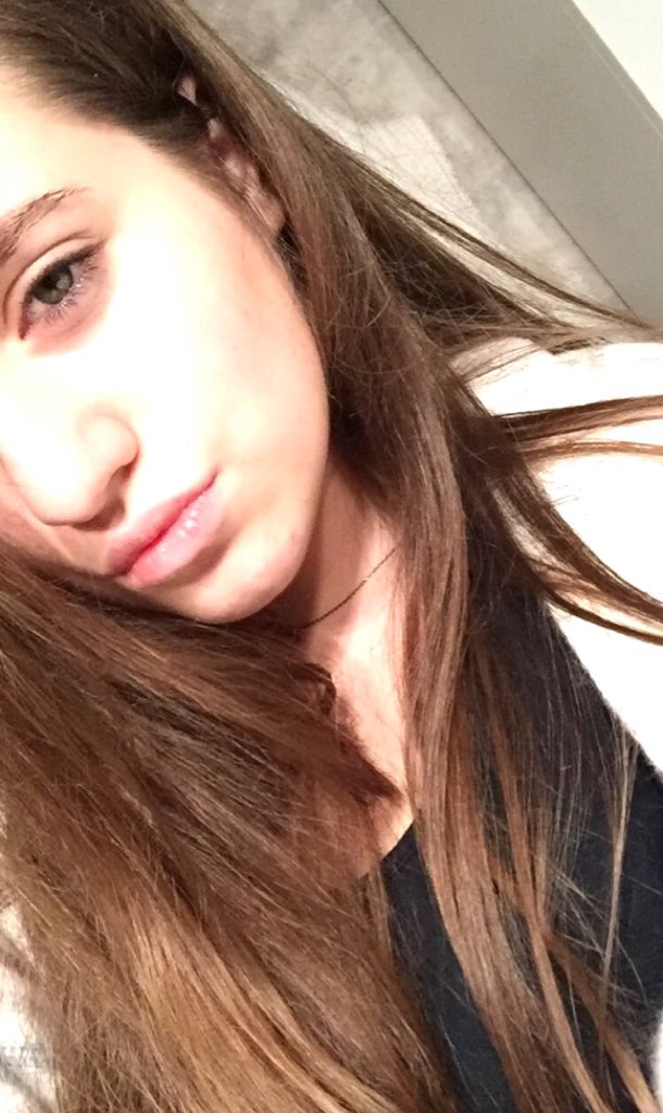 hakuarius's tweet image. #Dolangirlsareconfident 🤓☘