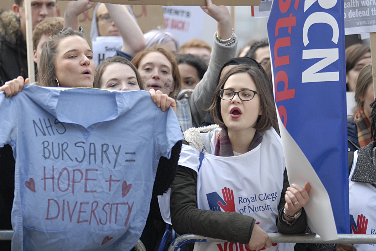 Join our coordinated twitter campaign to support students marching to save bursaries in Jan thunderclap.it/projects/36013…