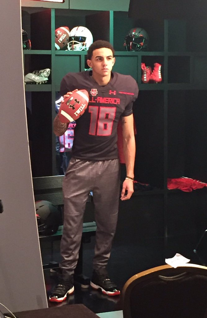 CraigHaubert's tweet image. #Vols commit QB Jarrett Guarantano striking a pose #UAALLAMERICA