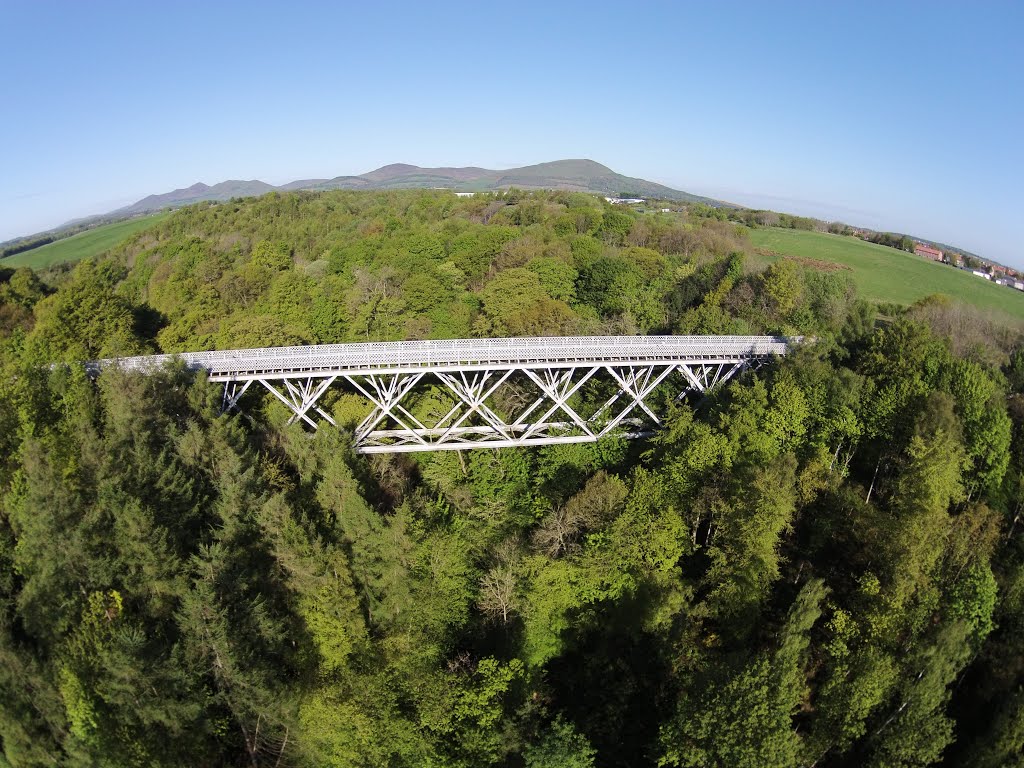DavyTolmie's tweet image. Bilston Viaduct near my hometown Loanhead this was our climbing frame as bairns running along the girders under it