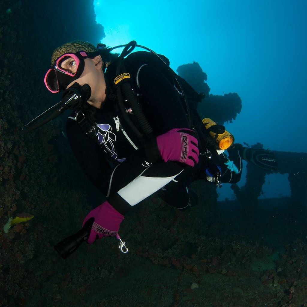 baresports's tweet photo. Protect yourself even in #warmwater with #BAREwetsuits.
https://t.co/DxTmd4CvQC
#wreckdiv… https://t.co/1Vah6qIBzY https://t.co/HqpgVWA8YM