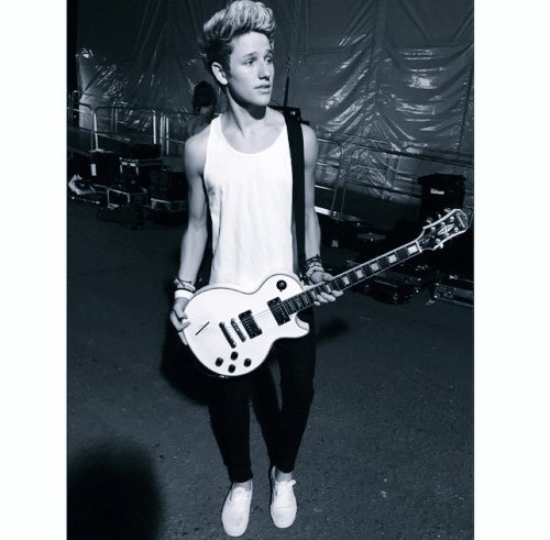 natscho2301's tweet photo. @TheTideDrew #THOSFansTheTide  
💜💙 https://t.co/A3Yt64tqY4