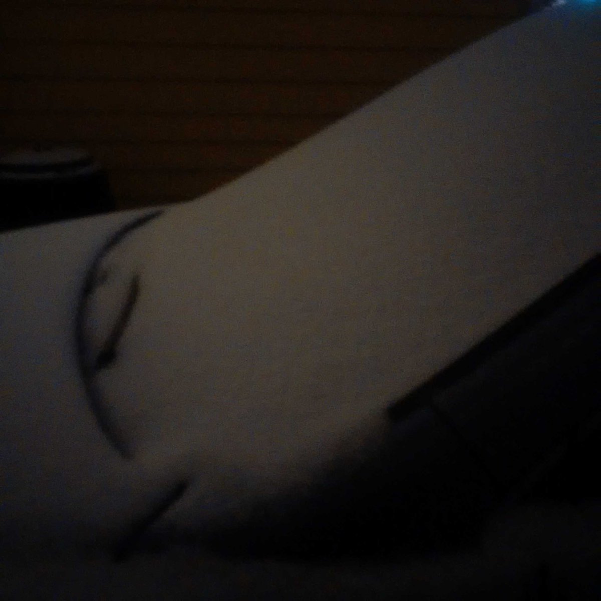 JulieMcgonagle's tweet image. @mag_cougar @kellyfalkenrath what in the #hEllis this white shizwaz on my car????