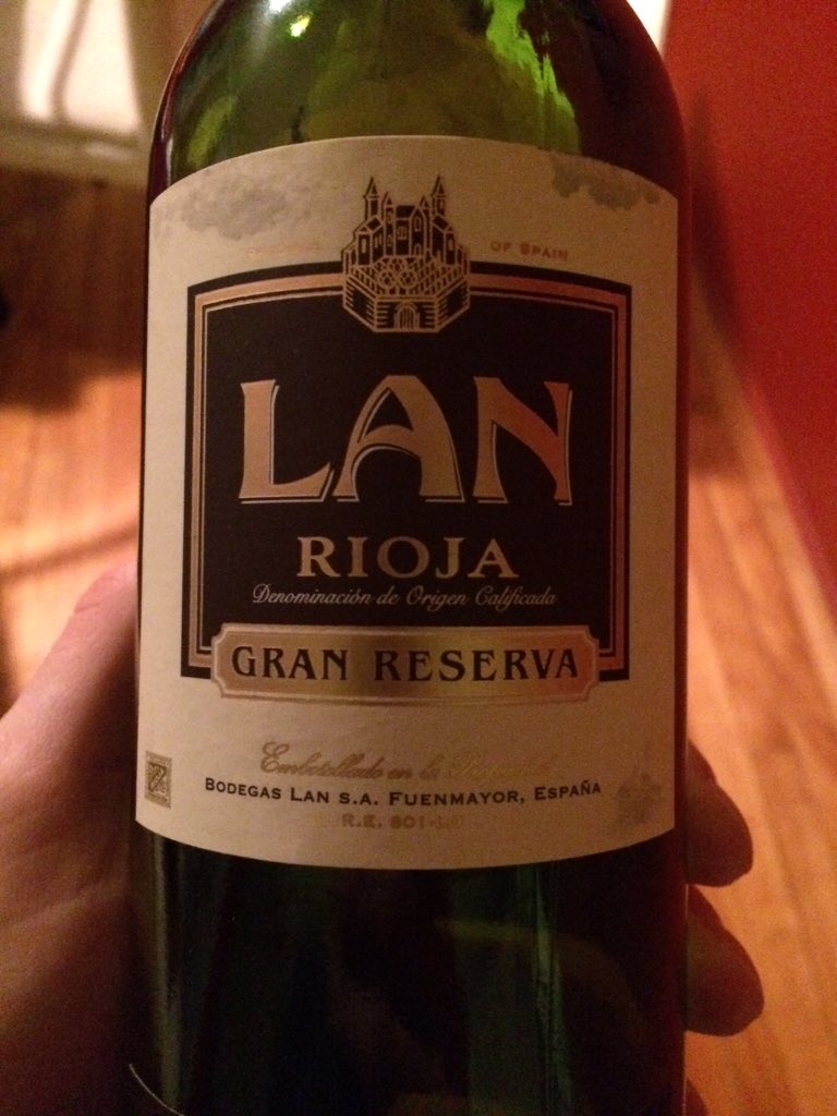 Subranni's tweet photo. Suggestion vinicole des fêtes #1 @SAQCellier https://t.co/CGY40mwIvG