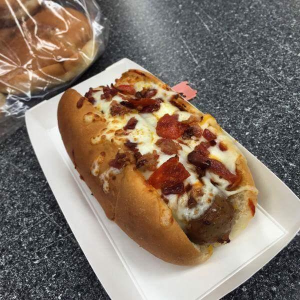 StumblerVideos's tweet photo. Introducing the pizza dog https://t.co/3g0iRFFH6q