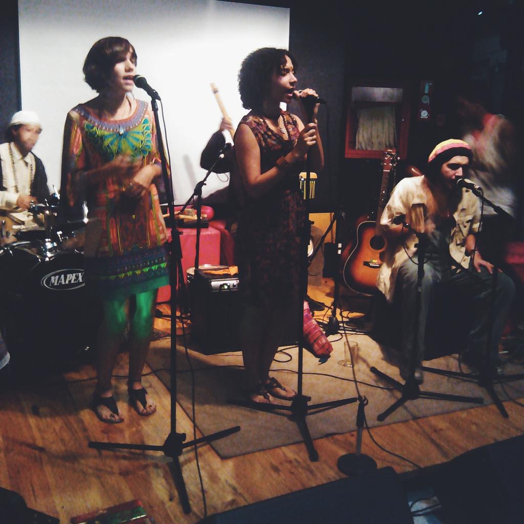 La Flor en <a href="/sur21cafe/">sur21cafe☕</a> agradecidos por la noche de positiva vibración