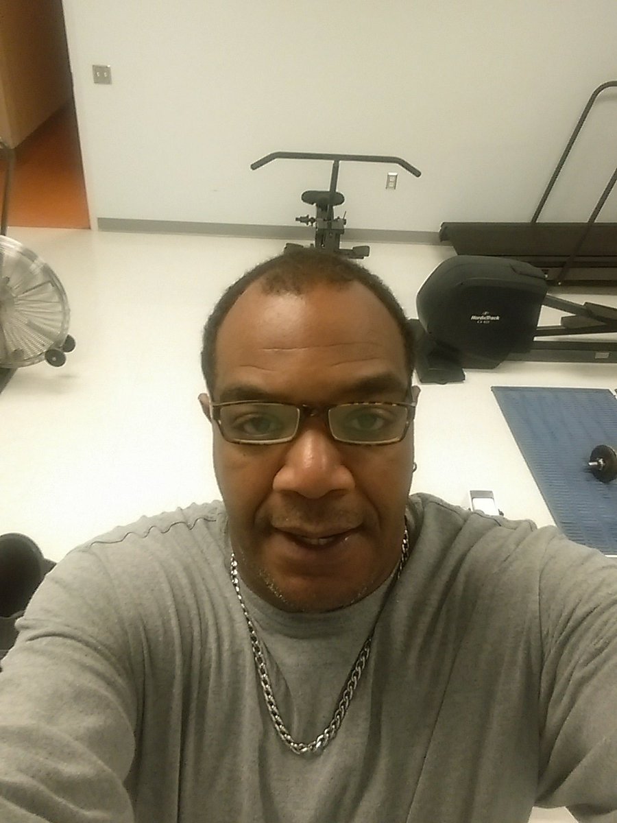 nass4889's tweet photo. Third shift, at least I get to work out! https://t.co/h1ZZBLYG7E