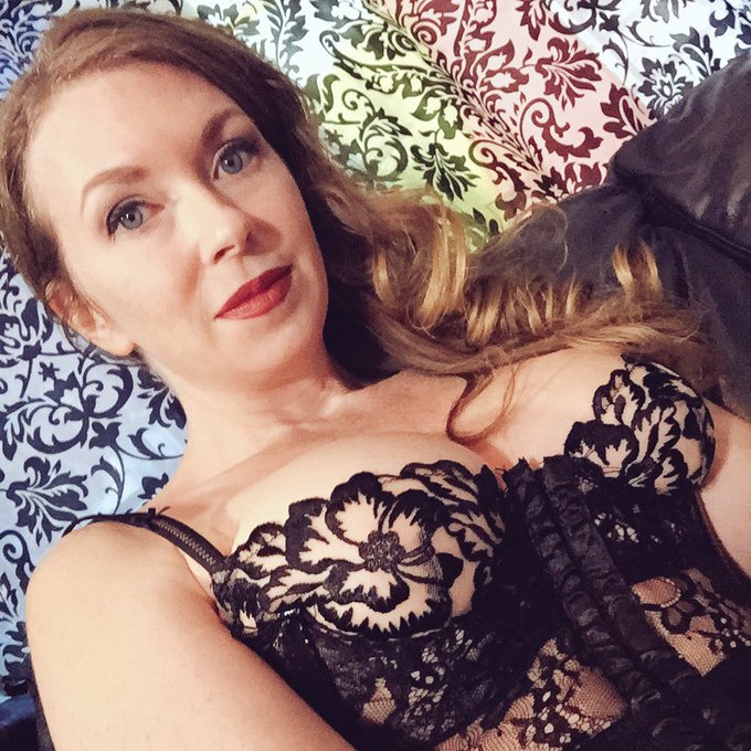 The only behind the scenes pic I have from filming w/the amazing @HoloFilm today. Did anyone else get<a href="/tag/vr"class="tags"><span>#vr</span></a>