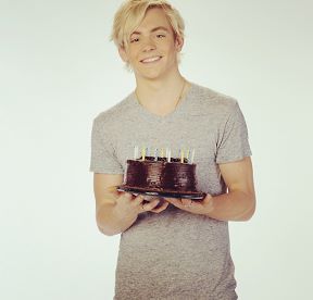  Happy birthday to you, Happy birthday to you, Happy Birthday, Happy Birthday, Happy Birthday Ross Lynch 