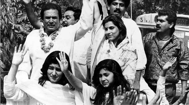 Happy Birthday Rajesh Khanna, Unseen family pics of the original superstar  