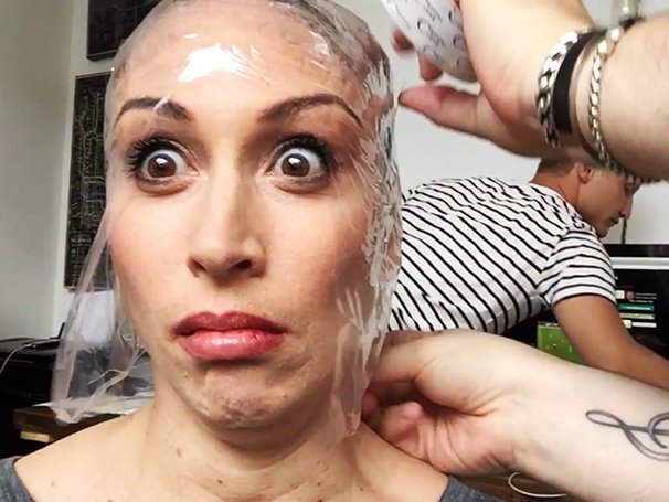 #VlogsoftheYear: <a href="/QueenLesli/">Lesli Margherita</a> takes over the poop deck in #ShipHappens at <a href="/DamesAtSeaBway/">Dames at Sea</a>! bit.ly/1PtDDvQ