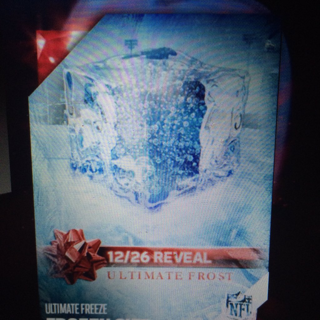 Garbage_Time345's tweet photo. Wasn't home to open these up, can anyone help me figure out what these two gifts are? JJ Watt??? @EASPORTS_MUT https://t.co/ayASr6MDEd