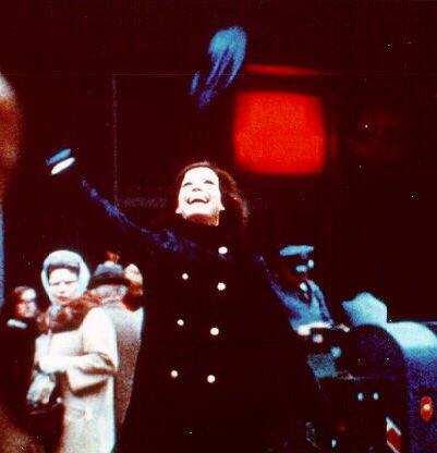 Happy Birthday Mary Tyler Moore \"You\re gonna make it after all\"  