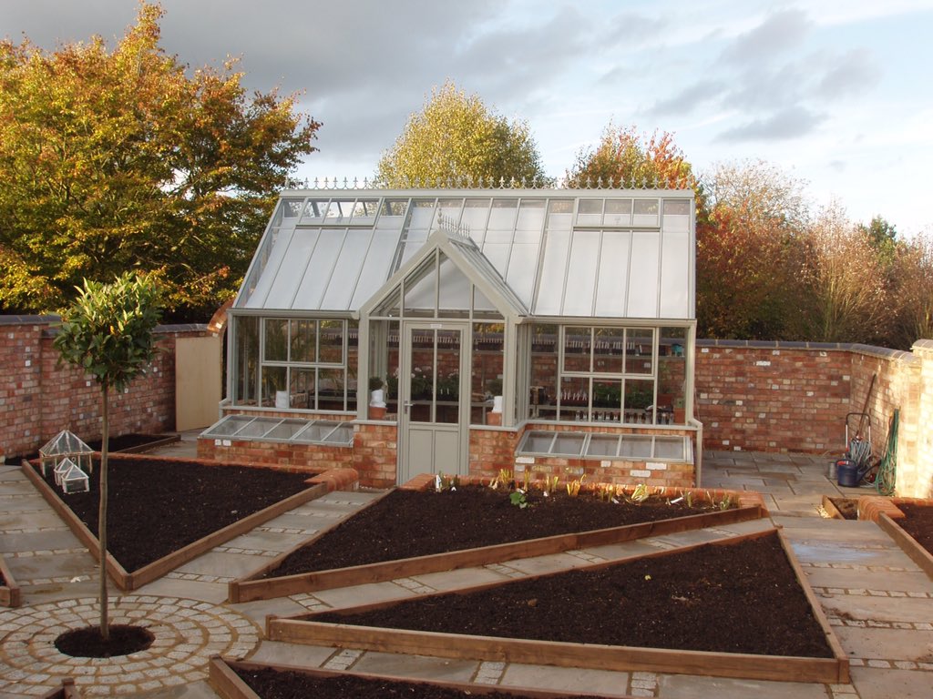 Allotmentinsp's tweet photo. #ThingsIDreamAbout #allotment #walledgarden #kitchengarden #inspiration https://t.co/3WX4i3dqH6