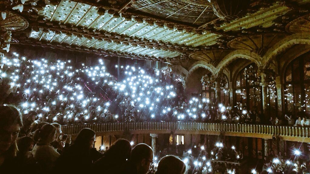 CamareroMar's tweet photo. Que bonic és el @PalaudelaMusica i que maco en @joandausa https://t.co/We4S4s83DB